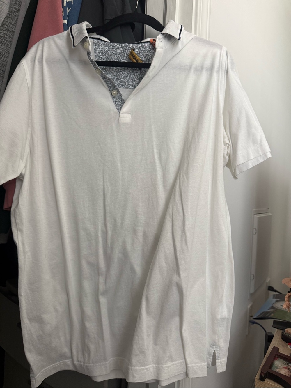 Men's White Polo Shirt with Contrast Inner Placket and Collar Trim